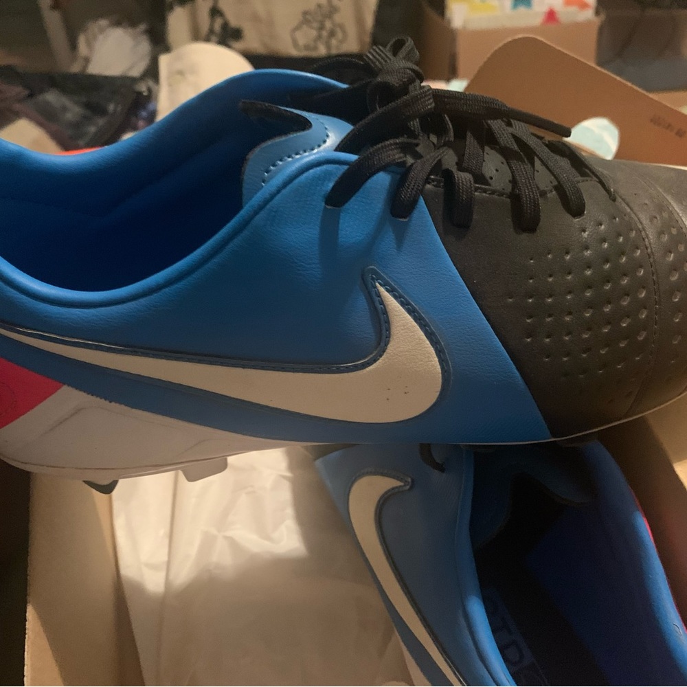 Nike Soccer Cleats Size 11